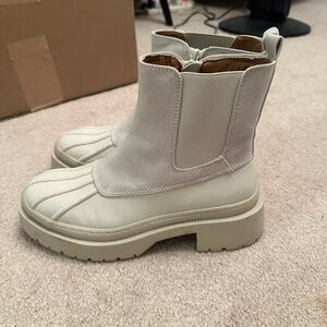 Target Cream Boot